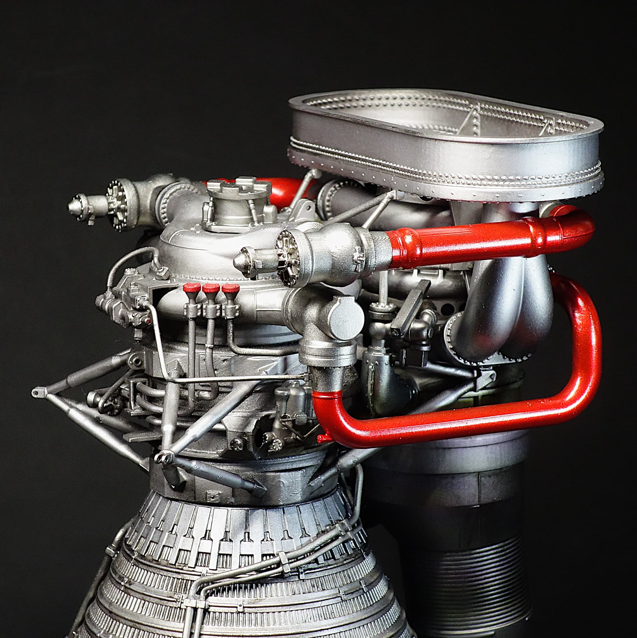 ロケットダイン社製 H-1 ロケットエンジンモデル完成品 アポロ サターン V F-1 ロケットエンジン – 3D DATA JAPAN