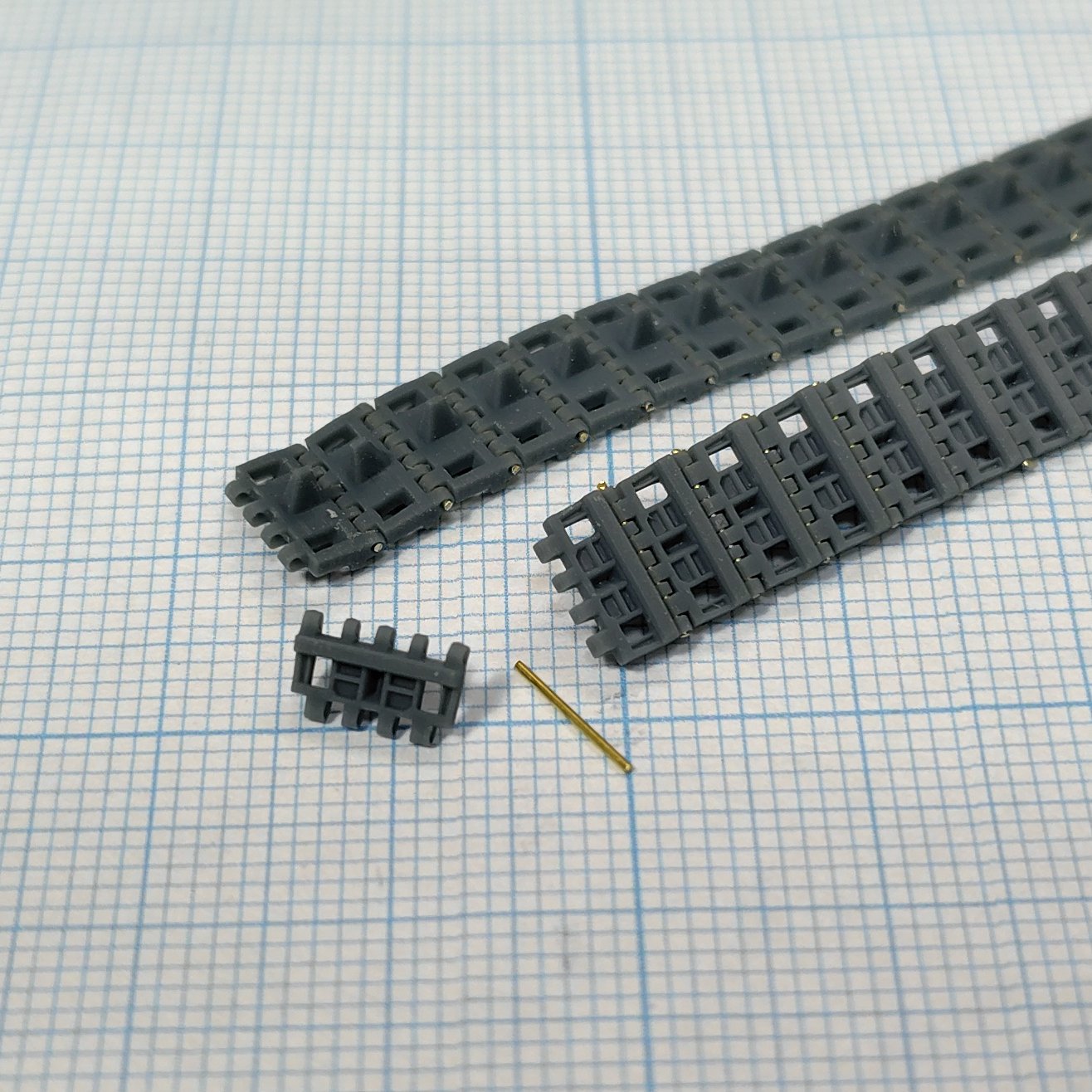 1/35 カルロ・アルマート M13/40用連結稼働式履帯