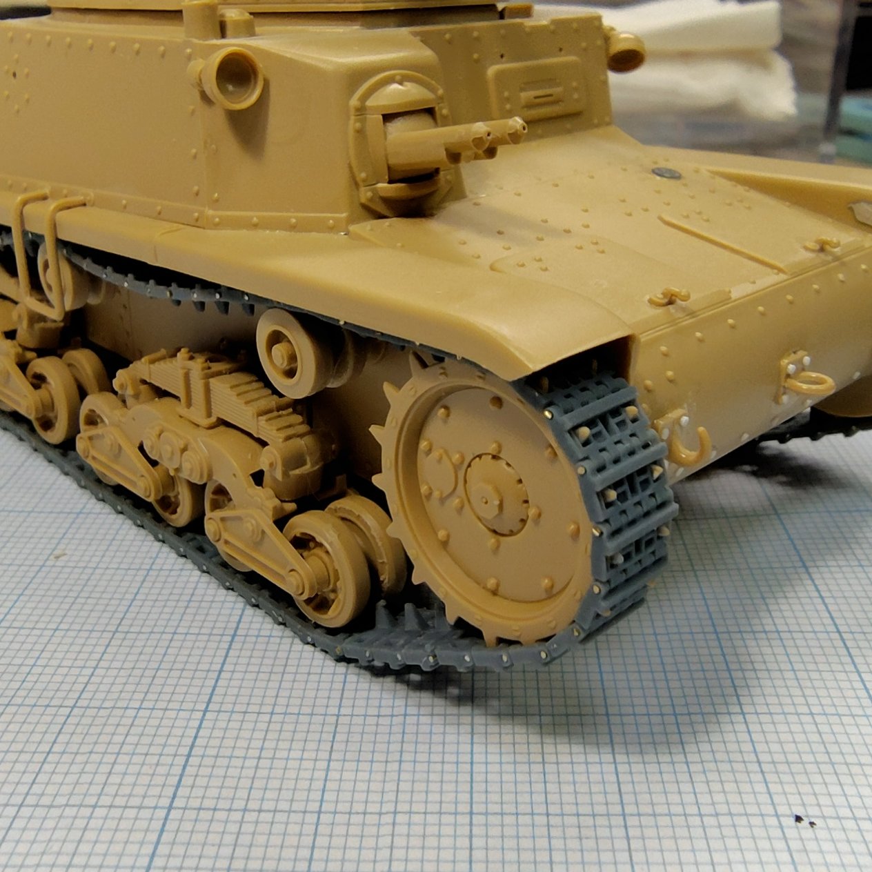 1/35 カルロ・アルマート M13/40用連結稼働式履帯